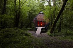 Matali Crasset, Le Nichoir. Vent des Forêts 2011 ©Jaehong Park
