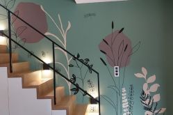Elle dessine sur les murs