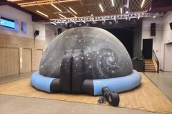 Astro et sac à dos