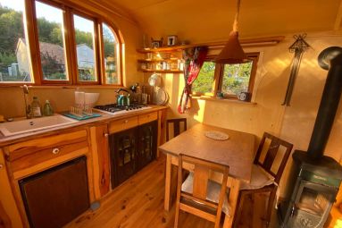 J. Wenskat - Baerbnb